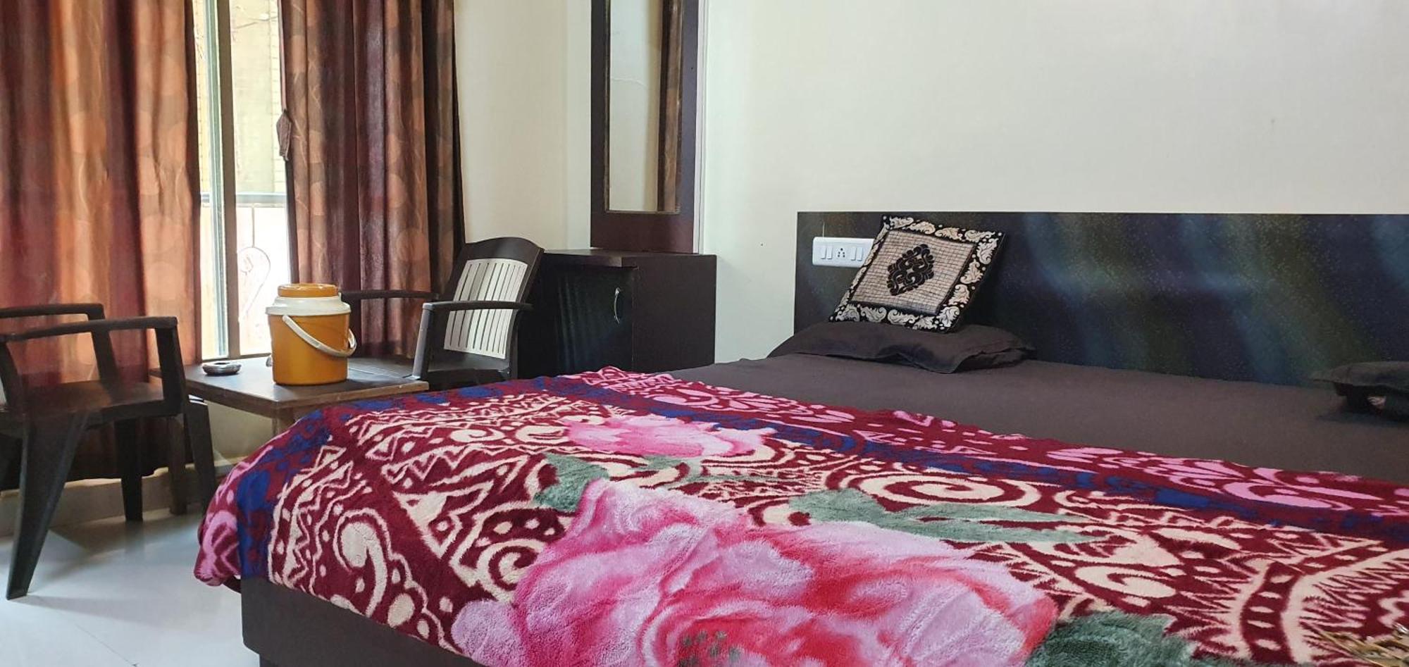 מלון מת'ראן Hiral Residency מראה חיצוני תמונה
